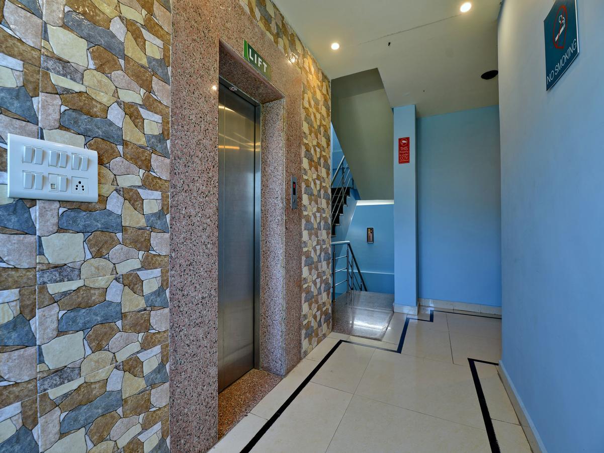 Oyo 2061 Hotel New Holiday Inn Ádzsmir Kültér fotó