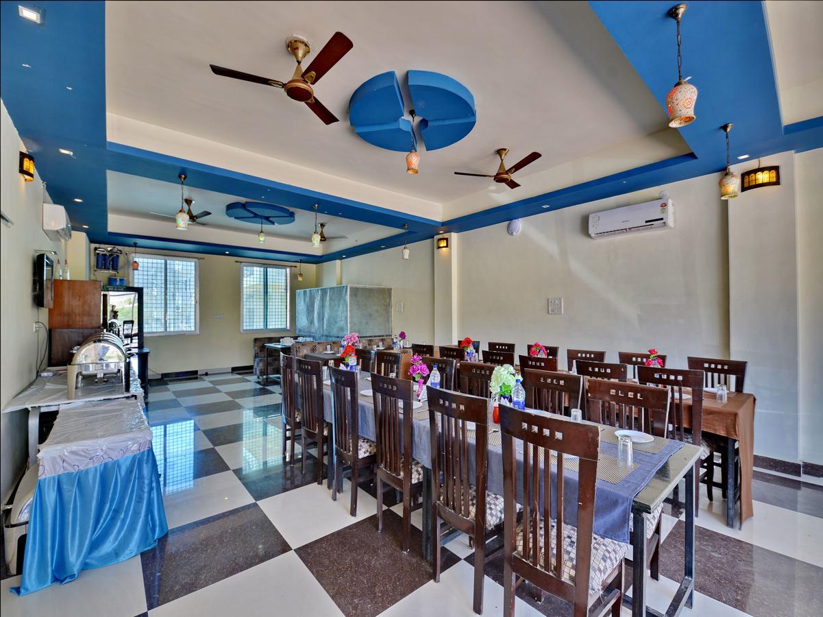Oyo 2061 Hotel New Holiday Inn Ádzsmir Kültér fotó