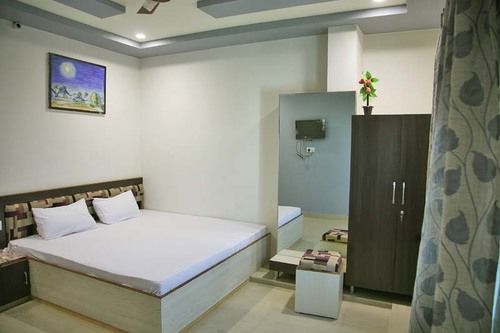 Oyo 2061 Hotel New Holiday Inn Ádzsmir Kültér fotó