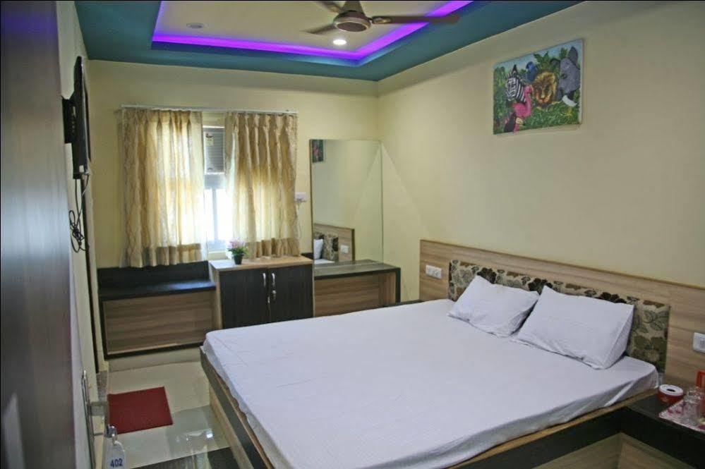 Oyo 2061 Hotel New Holiday Inn Ádzsmir Kültér fotó